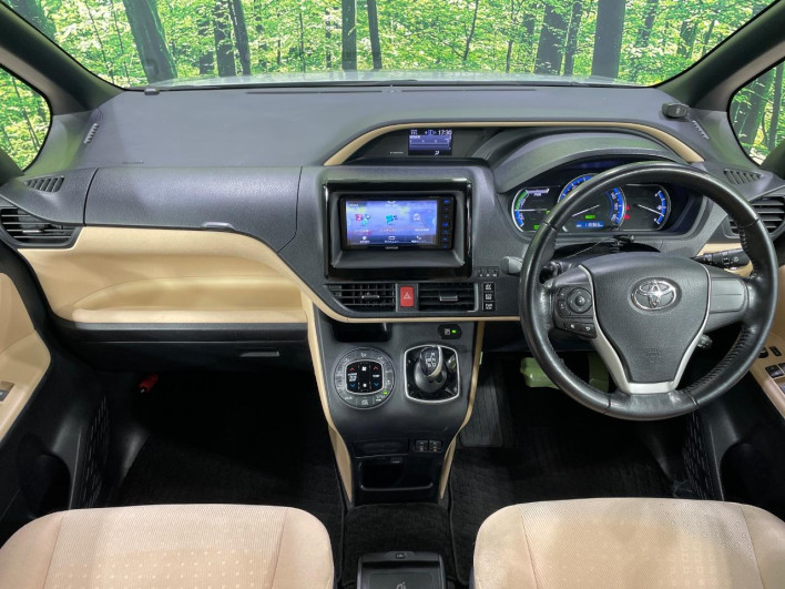 2014 Toyota Noah DAA-ZWR80G (UW-69f496e361cc8)[27]