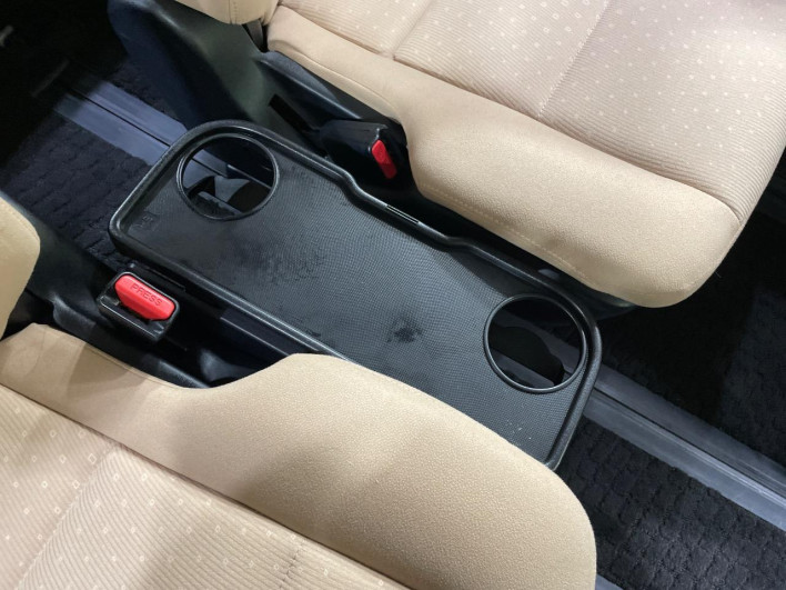 2014 Toyota Noah DAA-ZWR80G (UW-69f496e361cc8)[26]