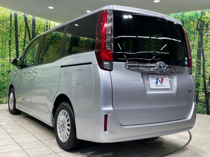 2014 Toyota Noah DAA-ZWR80G (UW-69f496e361cc8)[12]