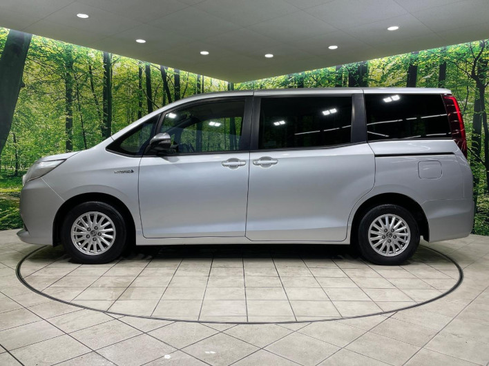 2014 Toyota Noah DAA-ZWR80G (UW-69f496e361cc8)[11]