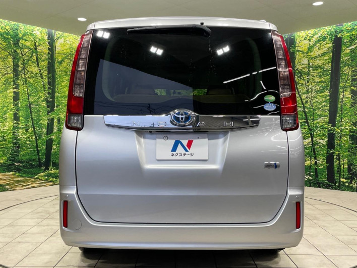 2014 Toyota Noah DAA-ZWR80G (UW-69f496e361cc8)[13]