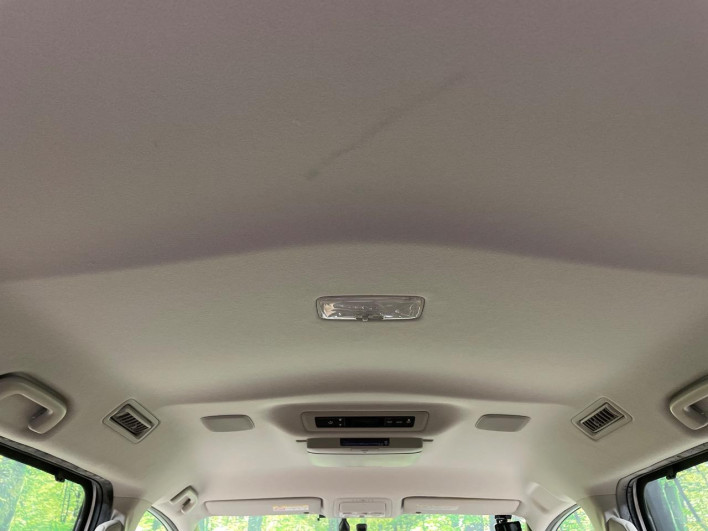 2014 Toyota Noah DAA-ZWR80G (UW-69f496e361cc8)[18]