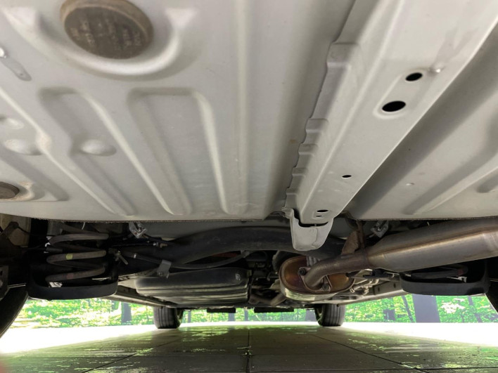 2014 Toyota Noah DAA-ZWR80G (UW-69f496e361cc8)[14]
