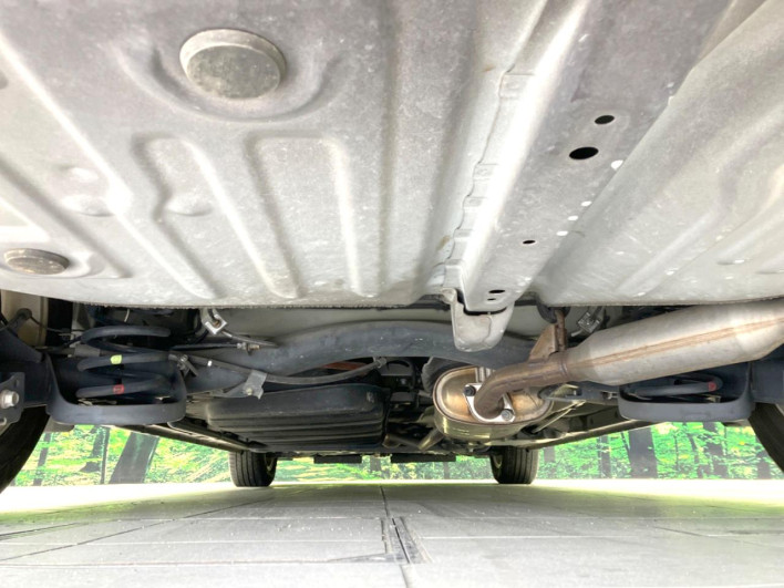 2014 Toyota Noah DAA-ZWR80G (UW-69f496e3ac1e8)[17]