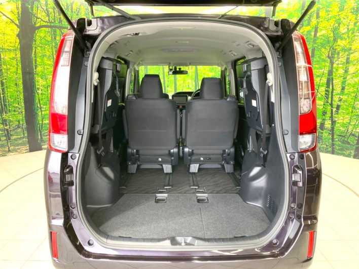 2014 Toyota Noah DAA-ZWR80G (UW-69f496e3ac1e8)[22]