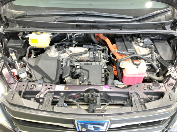 2014 Toyota Noah DAA-ZWR80G (UW-69f496e3ac1e8)[4]