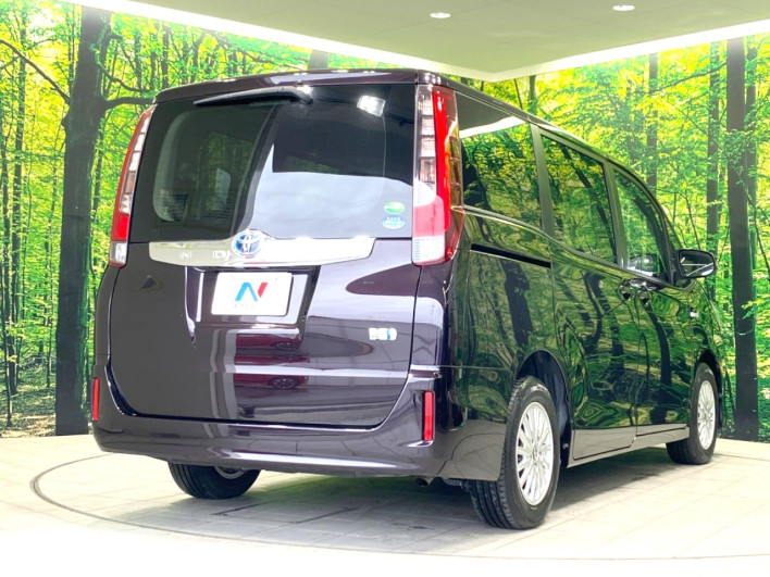 2014 Toyota Noah DAA-ZWR80G (UW-69f496e3ac1e8)[26]