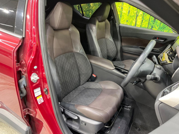 2017 Toyota C-HR DAA-ZYX10 (UW-69f496ee0eedf)[2]