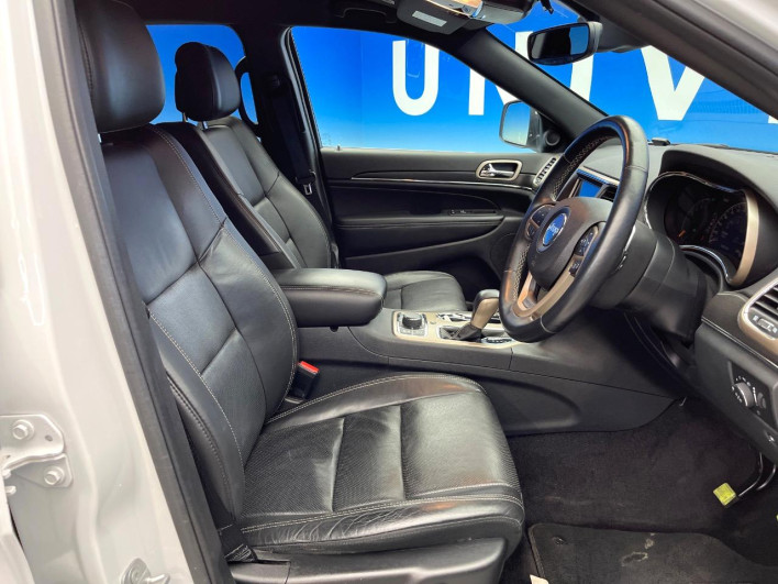 2018 Chrysler Jeep Grand Cherokee DBA-WK36TA (UW-69f56a1f67af9)[26]