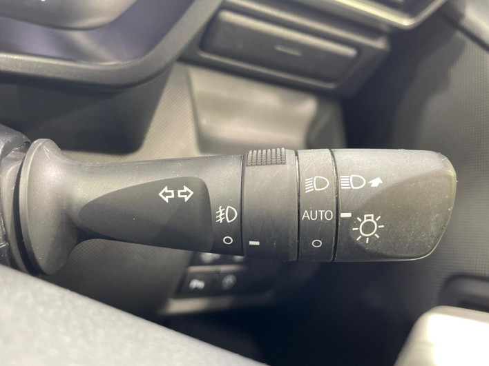 2020 Daihatsu Rocky 5BA-A200S (UW-69f56a22a365c)[17]