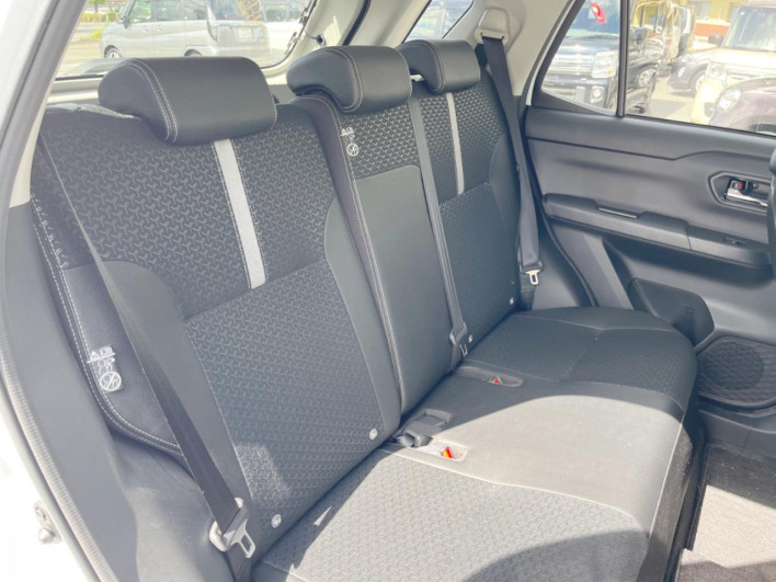 2020 Daihatsu Rocky 5BA-A200S (UW-69f56a22bdd9a)[13]