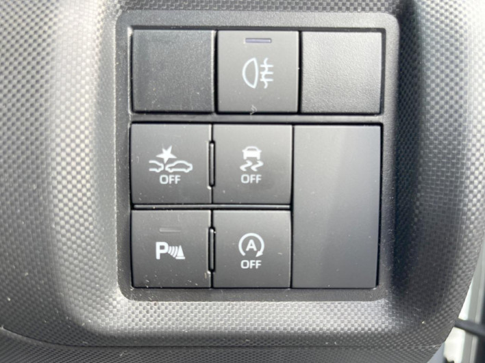 2020 Daihatsu Rocky 5BA-A200S (UW-69f56a22bdd9a)[18]