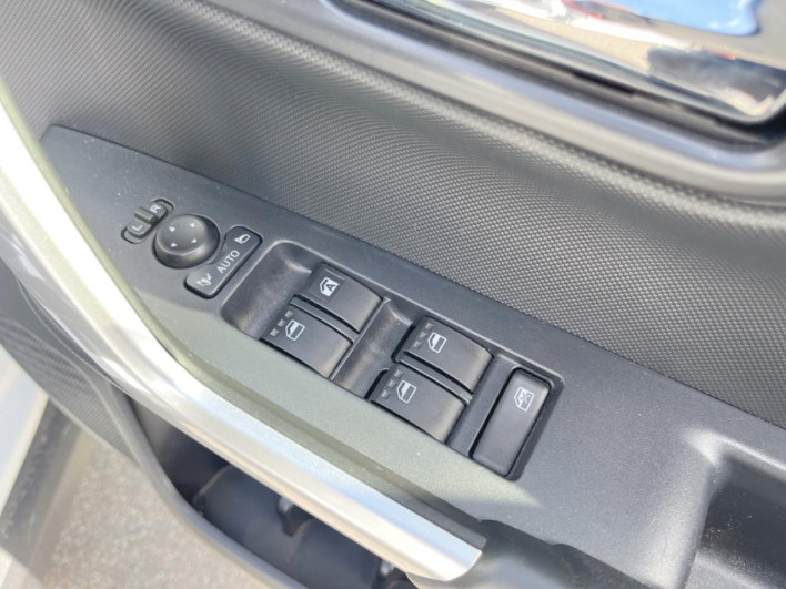 2020 Daihatsu Rocky 5BA-A200S (UW-69f56a22bdd9a)[17]
