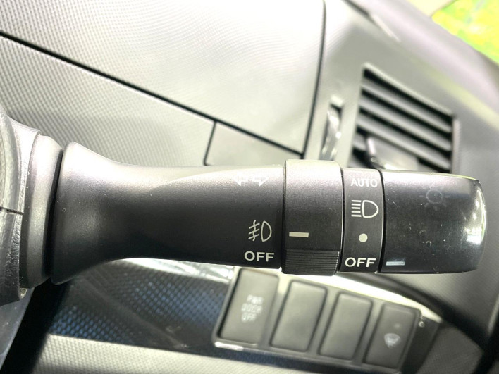 2012 Toyota Estima DBA-ACR50W (UW-69f56a31138f1)[21]