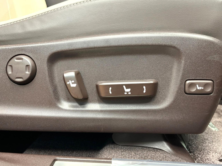 2016 Lexus RX DBA-AGL20W (UW-69f56a4170a9e)[24]