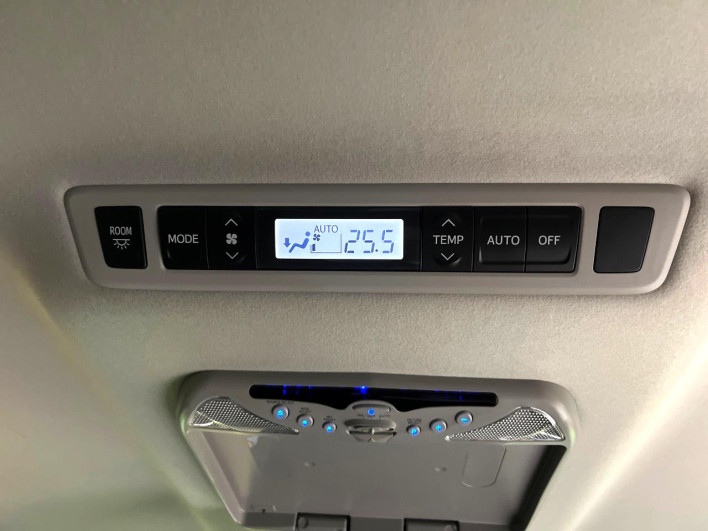 2011 Toyota Vellfire DBA-ANH25W (UW-69f56a43982a5)[7]
