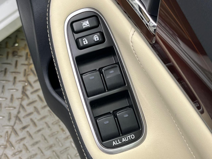 2013 Toyota Crown Hybrid DAA-AWS210 (UW-69f56a45b7ef5)[16]