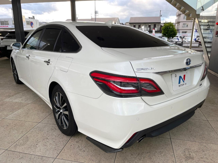 2019 Toyota Crown Hybrid 6AA-AZSH20 (UW-69f56a52d2e68)[22]
