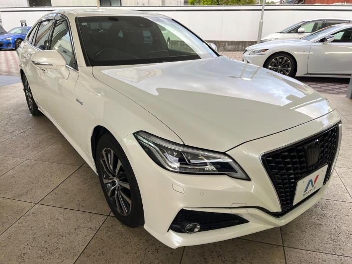 2019 Toyota Crown Hybrid 6AA-AZSH20 (UW-69f56a52d2e68)[18]