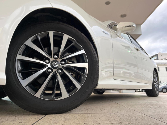 2019 Toyota Crown Hybrid 6AA-AZSH20 (UW-69f56a52d2e68)[6]