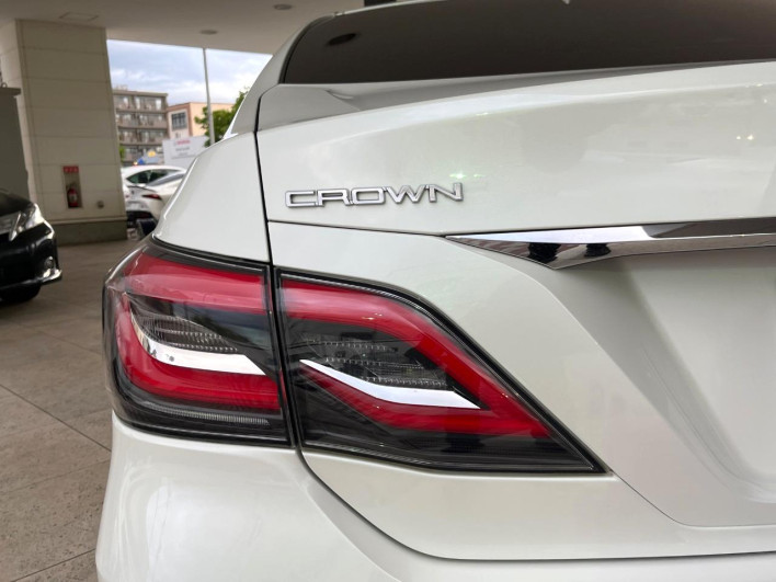2019 Toyota Crown Hybrid 6AA-AZSH20 (UW-69f56a52d2e68)[12]