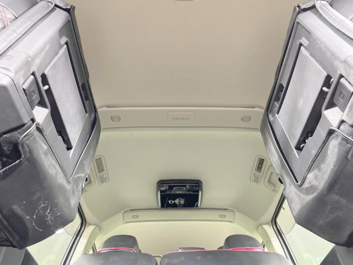 2017 Mitsubishi Delica D:5 LDA-CV1W (UW-69f56a7050d56)[6]