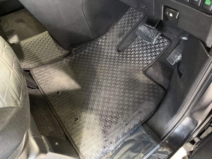 2019 Mitsubishi Delica D:5 3DA-CV1W (UW-69f56a7081a9c)[26]