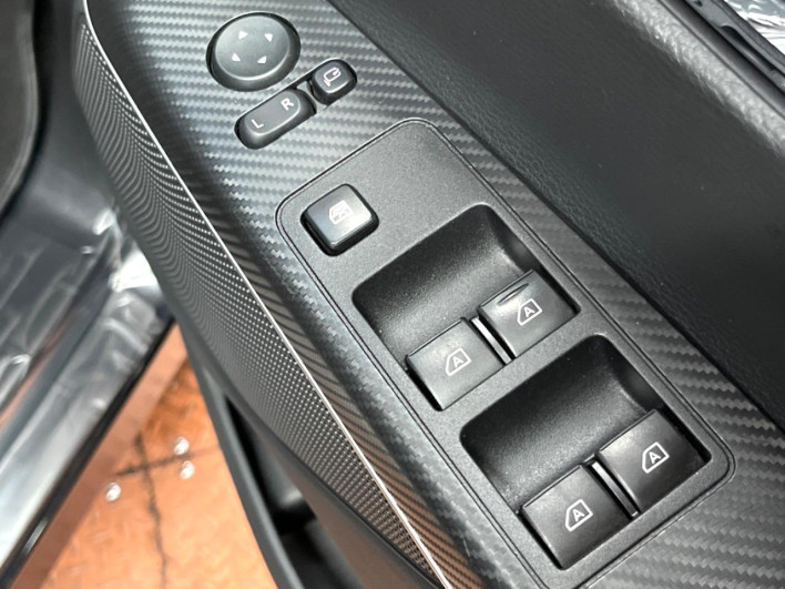 2022 Mitsubishi Delica D:5 3DA-CV1W (UW-69f56a710d4f9)[23]