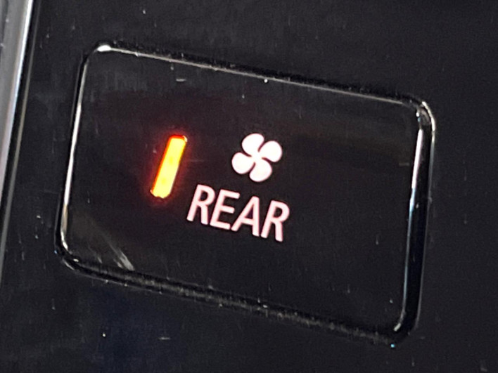 2023 Mitsubishi Delica D:5 3DA-CV1W (UW-69f56a72218f8)[10]