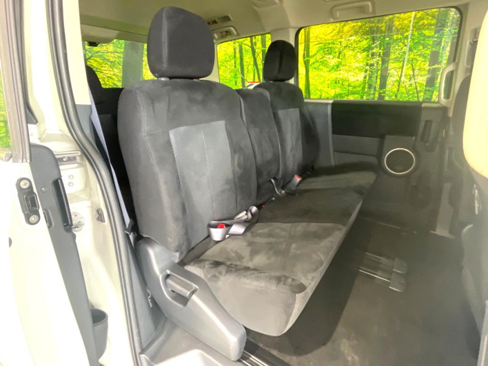 2011 Mitsubishi Delica D:5 DBA-CV4W (UW-69f56a736254d)[27]