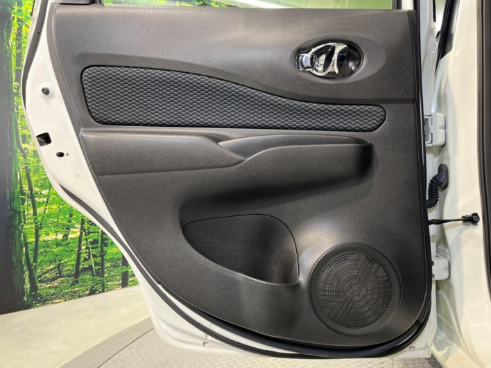 2013 Nissan Note DBA-E12 (UW-69f56a7b1a628)[19]