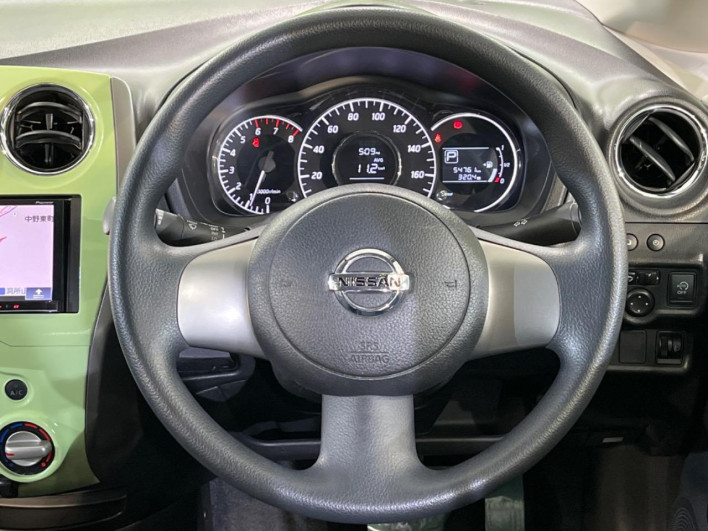 2013 Nissan Note DBA-E12 (UW-69f56a7b1a628)[27]