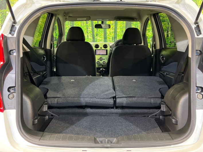 2013 Nissan Note DBA-E12 (UW-69f56a7b1a628)[22]