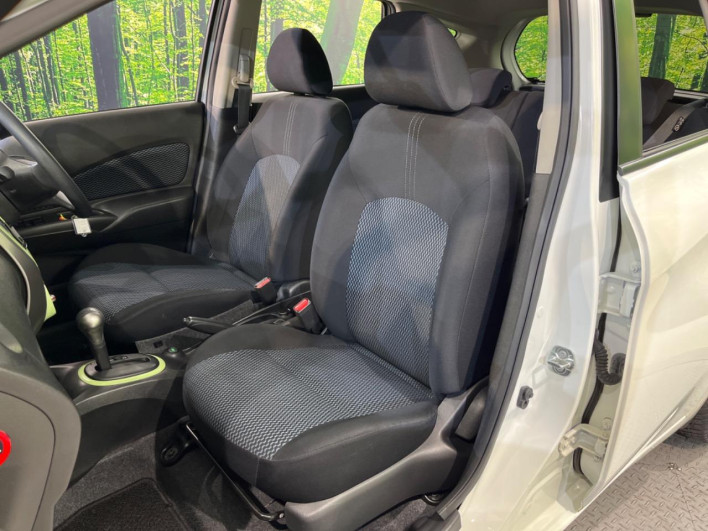 2013 Nissan Note DBA-E12 (UW-69f56a7b1a628)[15]