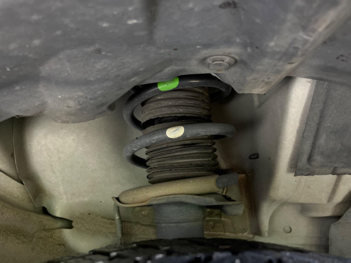 2013 Nissan Note DBA-E12 (UW-69f56a7b1a628)[25]