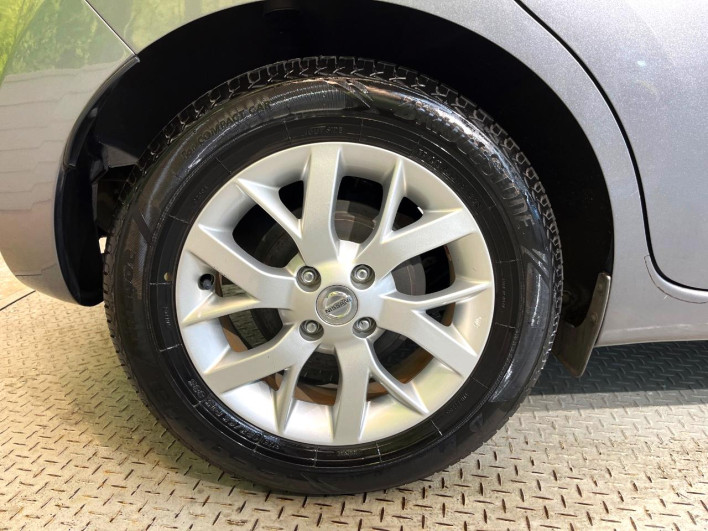 2015 Nissan Note DBA-E12 (UW-69f56a7ba5f54)[18]