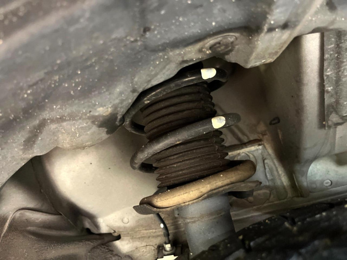 2015 Nissan Note DBA-E12 (UW-69f56a7ba5f54)[24]