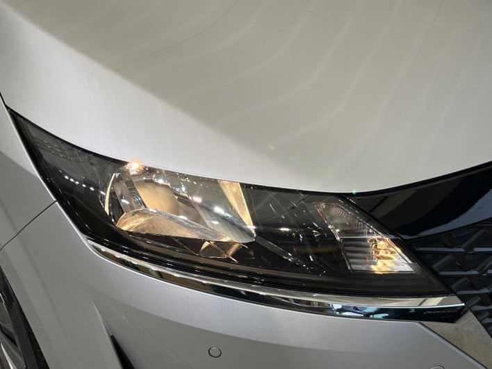 2022 Nissan Note 6AA-E13 (UW-69f56a7f28fdf)[16]