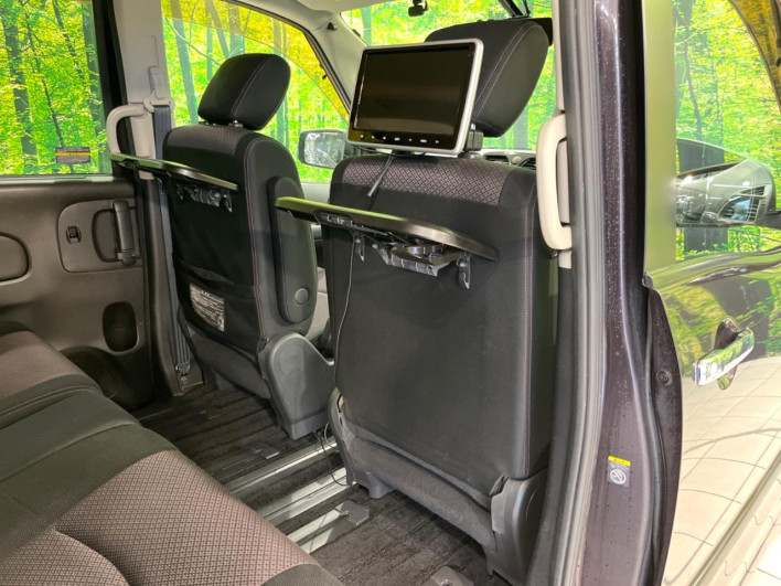 2011 Nissan Serena DBA-FC26 (UW-69f56a80a0408)[26]
