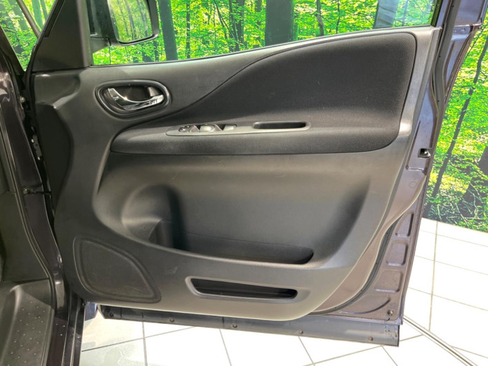 2011 Nissan Serena DBA-FC26 (UW-69f56a80a0408)[13]