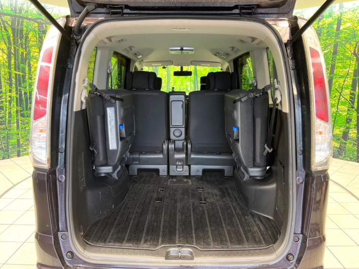 2011 Nissan Serena DBA-FC26 (UW-69f56a80a0408)[21]