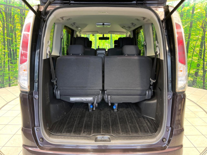 2011 Nissan Serena DBA-FC26 (UW-69f56a80a0408)[24]
