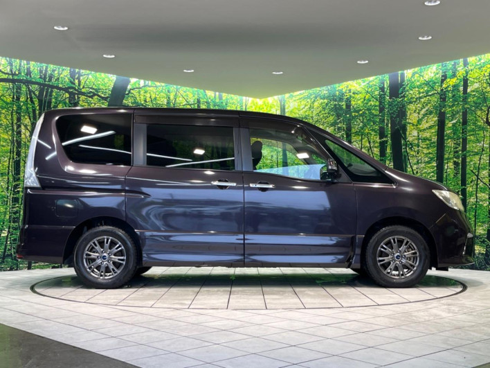2011 Nissan Serena DBA-FC26 (UW-69f56a80a0408)[11]