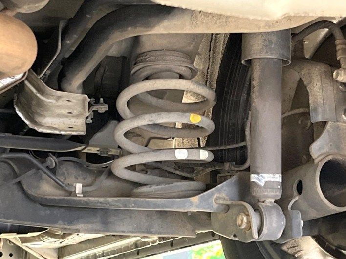 2011 Nissan Serena DBA-FC26 (UW-69f56a80a0408)[20]