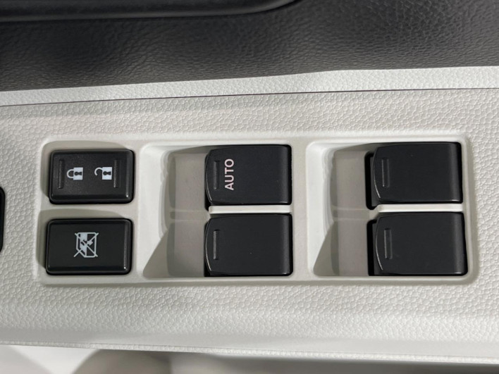 2016 Suzuki Ignis DAA-FF21S (UW-69f56a845ecdc)[20]