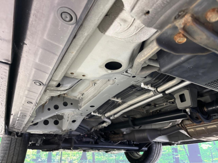 2012 Nissan Serena DBA-FNC26 (UW-69f56a866c2df)[23]