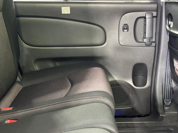 2012 Nissan Serena DBA-FNC26 (UW-69f56a866c2df)[18]