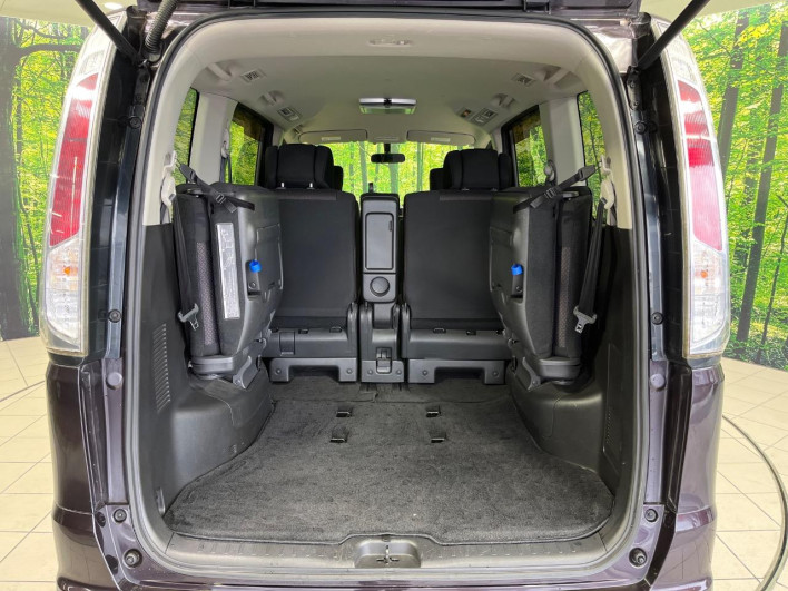 2012 Nissan Serena DBA-FNC26 (UW-69f56a866c2df)[27]