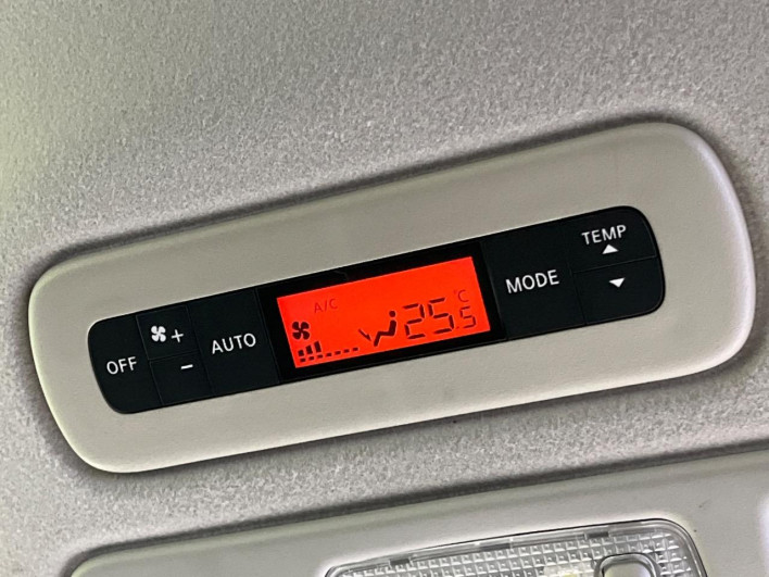 2012 Nissan Serena DBA-FNC26 (UW-69f56a866c2df)[29]