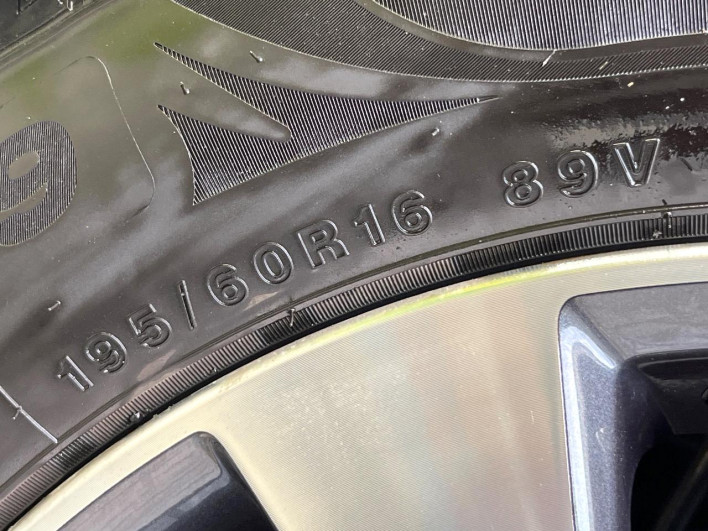 2016 Nissan Serena DAA-GFC27 (UW-69f56a8e02b22)[16]